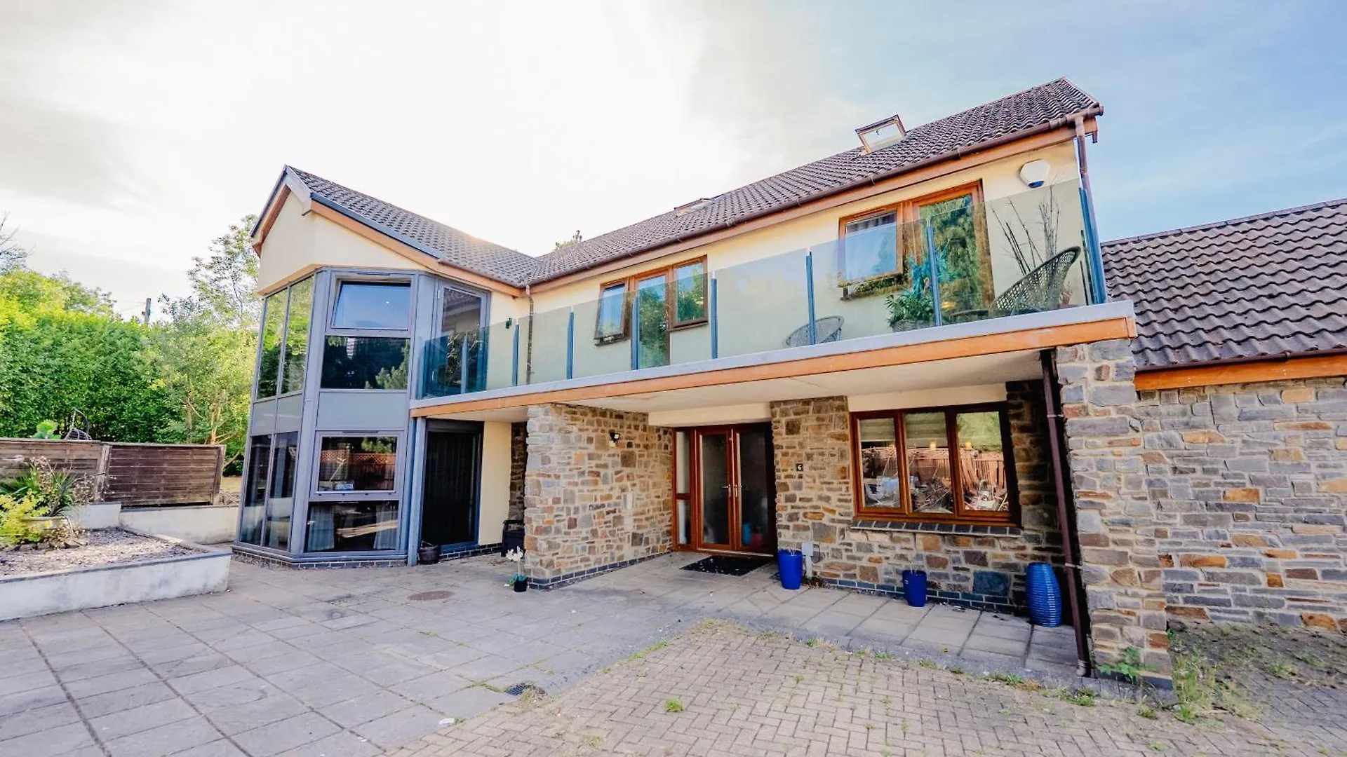 Spacious 7 Bedroom 5 Bathroom Mansion With Parking Cardiff Storbritannien